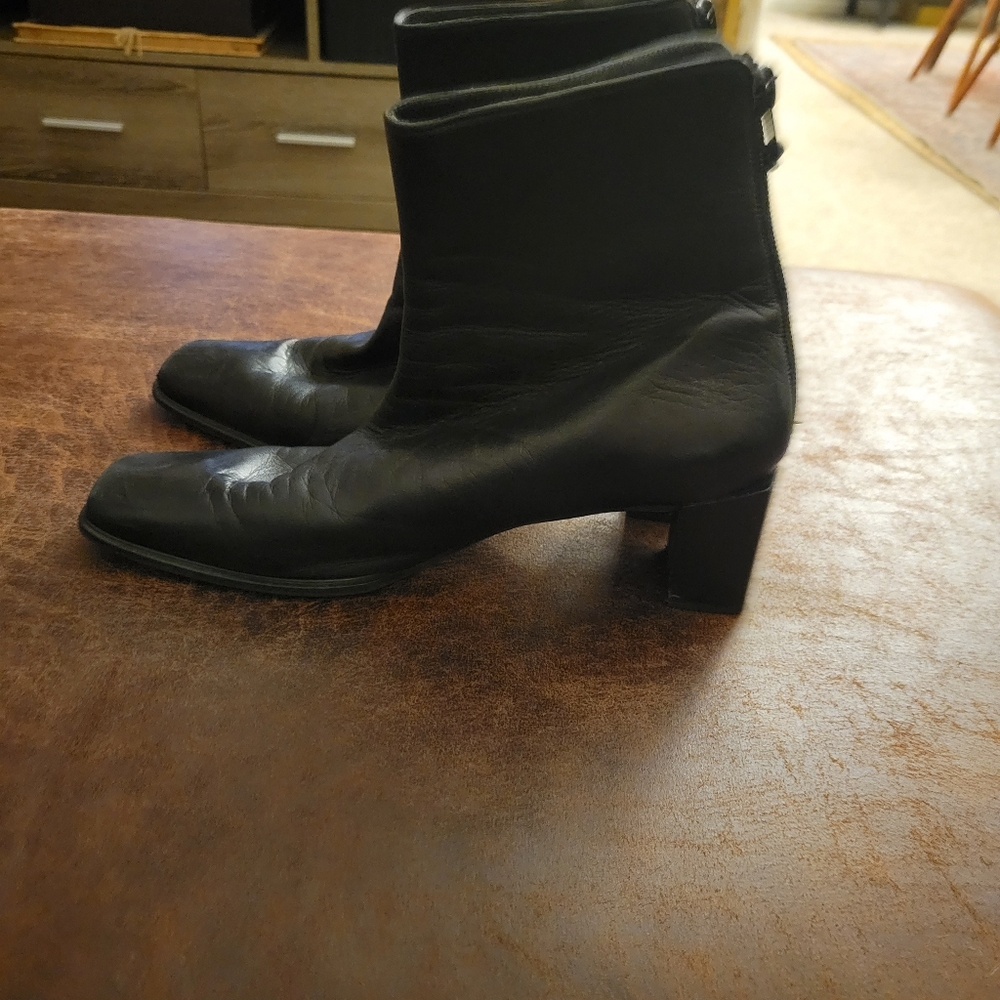 STUART WEITZMAN 90's Vintage Square Toe Black Soft Leather Ankle Boots Sz 8AA - Picture 8 of 9